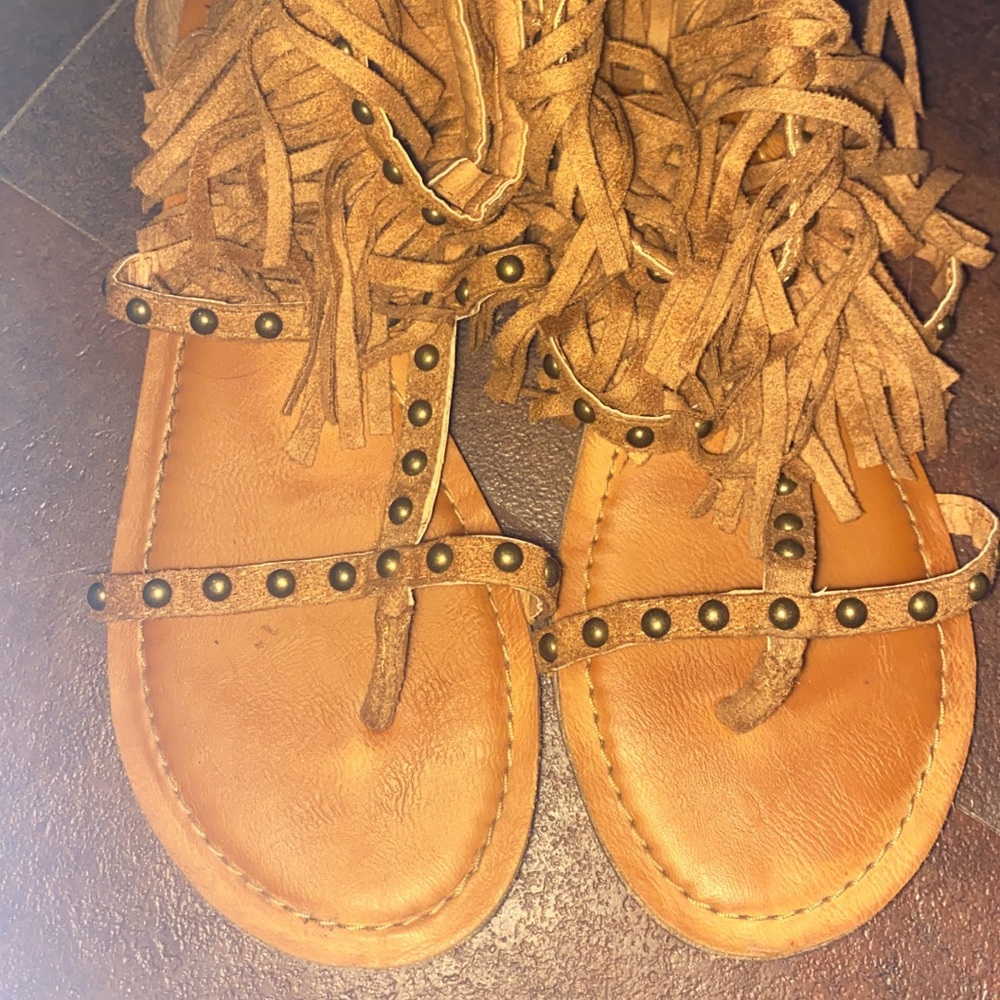 Fringe sandals